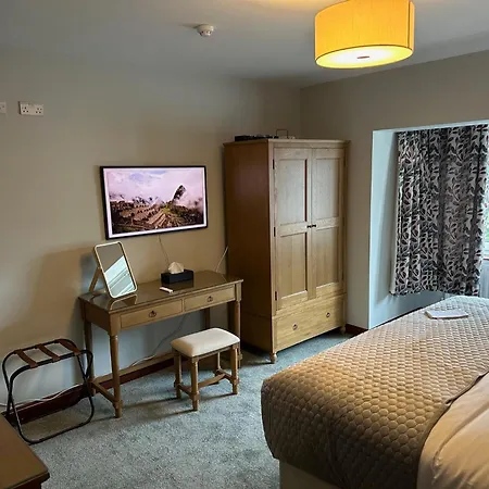 فندق مبيت وإفطار The Brook غالواي